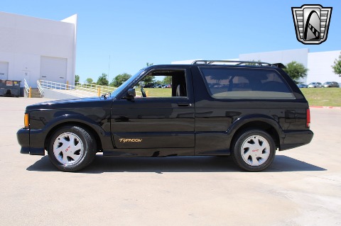 1993 GMC Typhoon image 8