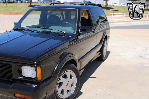 1993 GMC Typhoon image 86