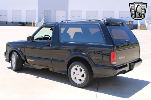 1993 GMC Typhoon image 10