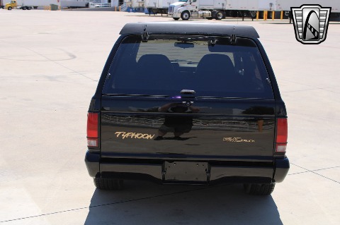1993 GMC Typhoon image 12