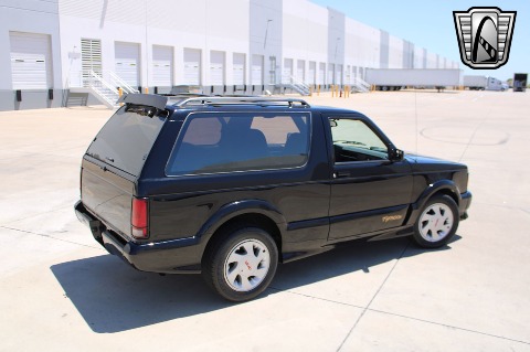 1993 GMC Typhoon image 15