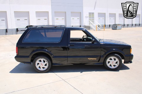 1993 GMC Typhoon image 18