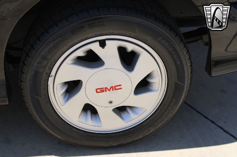 1993 GMC Typhoon image 100