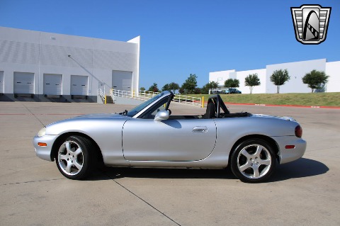 2000 Mazda Miata image 8