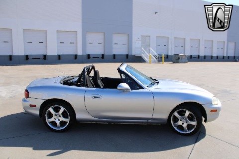 2000 Mazda Miata image 19