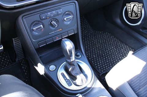 2013 Volkswagen Beetle image 55