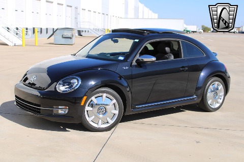 2013 Volkswagen Beetle image 4