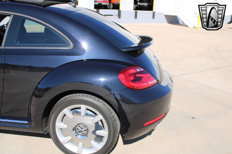2013 Volkswagen Beetle image 30