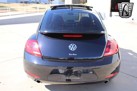 2013 Volkswagen Beetle image 31