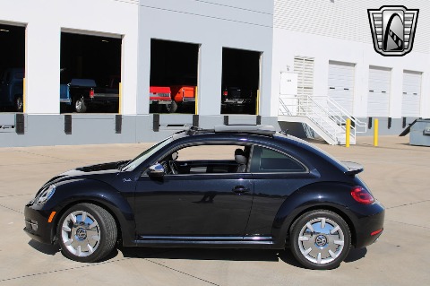 2013 Volkswagen Beetle image 6