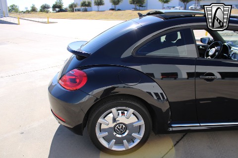 2013 Volkswagen Beetle image 32