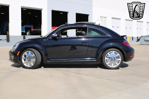2013 Volkswagen Beetle image 8