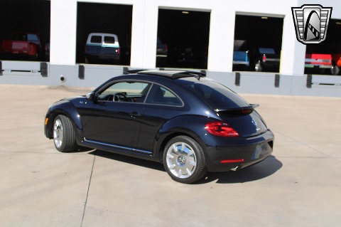 2013 Volkswagen Beetle image 9