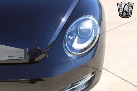 2013 Volkswagen Beetle image 36