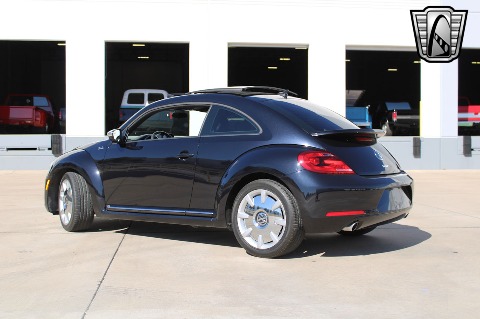 2013 Volkswagen Beetle image 11