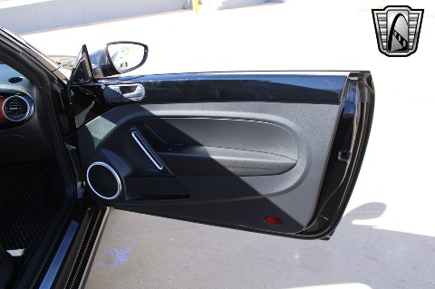 2013 Volkswagen Beetle image 64