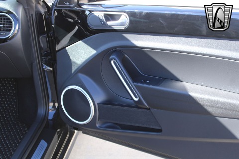 2013 Volkswagen Beetle image 65