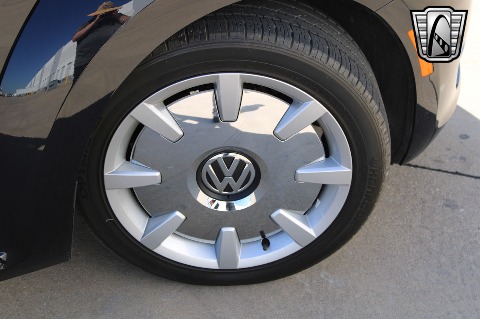 2013 Volkswagen Beetle image 90