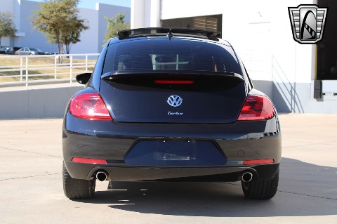 2013 Volkswagen Beetle image 14