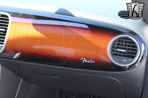 2013 Volkswagen Beetle image 66