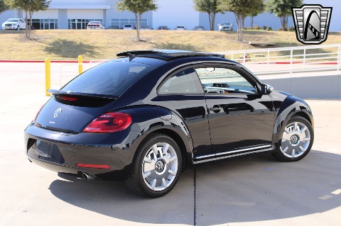2013 Volkswagen Beetle image 16