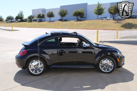 2013 Volkswagen Beetle image 18