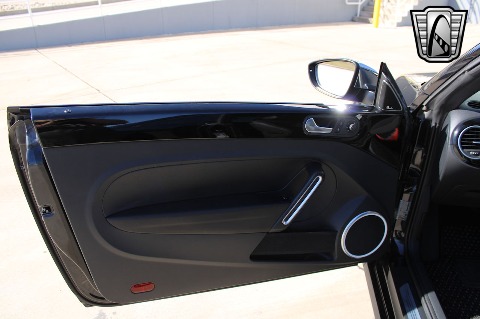 2013 Volkswagen Beetle image 44