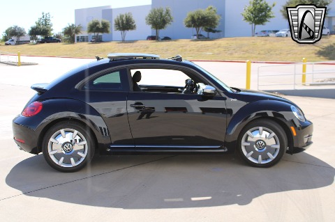 2013 Volkswagen Beetle image 19