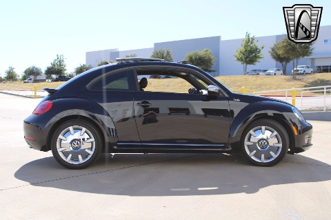 2013 Volkswagen Beetle image 20