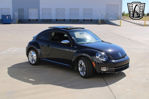 2013 Volkswagen Beetle image 21