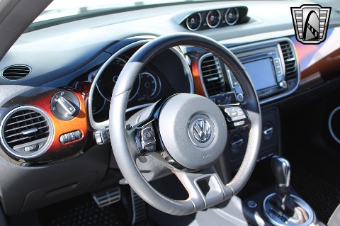 2013 Volkswagen Beetle image 49