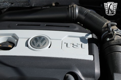 2013 Volkswagen Beetle image 75