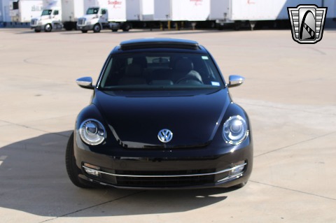 2013 Volkswagen Beetle image 24