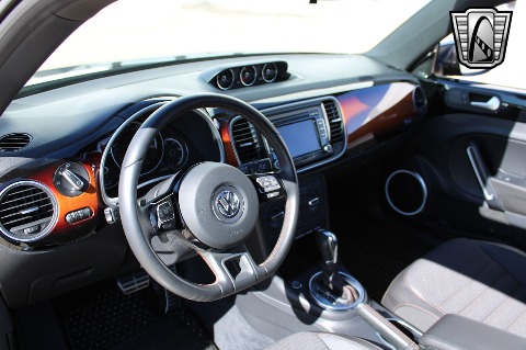 2013 Volkswagen Beetle image 50