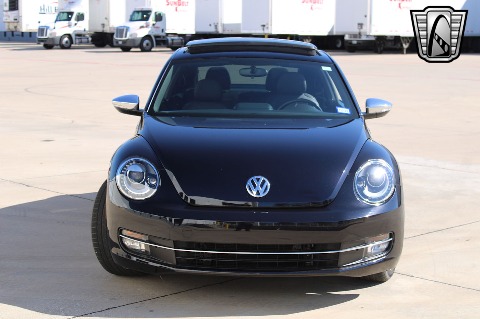 2013 Volkswagen Beetle image 25