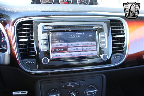 2013 Volkswagen Beetle image 54