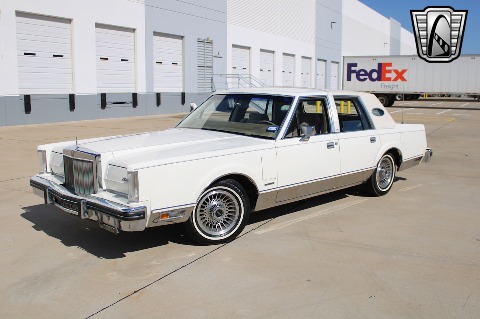 1981 Lincoln Continental image 4