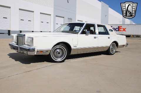 1981 Lincoln Continental image 5