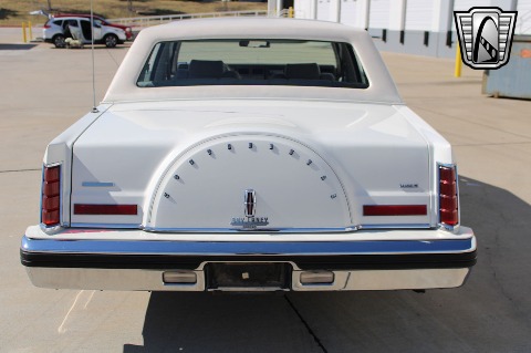 1981 Lincoln Continental image 31