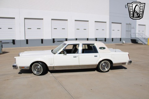 1981 Lincoln Continental image 6
