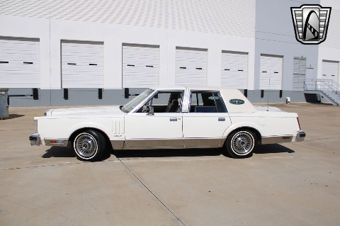 1981 Lincoln Continental image 7