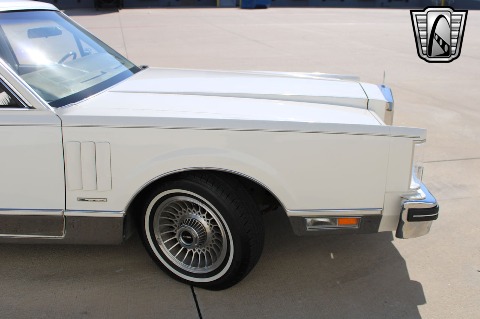 1981 Lincoln Continental image 34