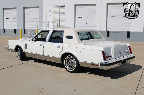 1981 Lincoln Continental image 10