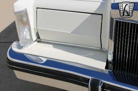 1981 Lincoln Continental image 36