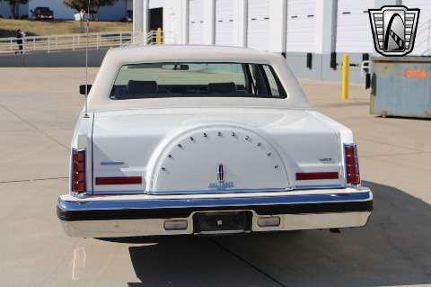 1981 Lincoln Continental image 13