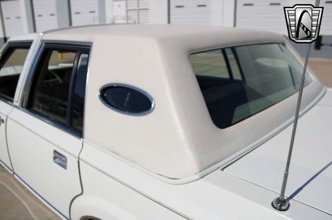 1981 Lincoln Continental image 42