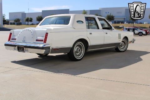1981 Lincoln Continental image 17