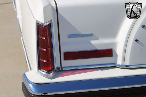 1981 Lincoln Continental image 43