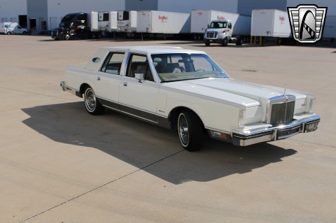1981 Lincoln Continental image 21