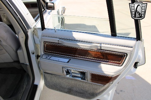 1981 Lincoln Continental image 74